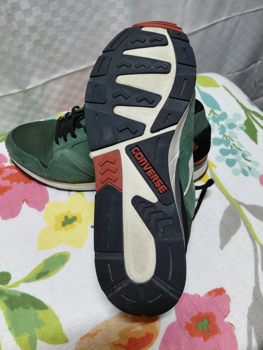 Converse Green and Orange Men's Sneakers with Black Laces - Picture 5 of 6